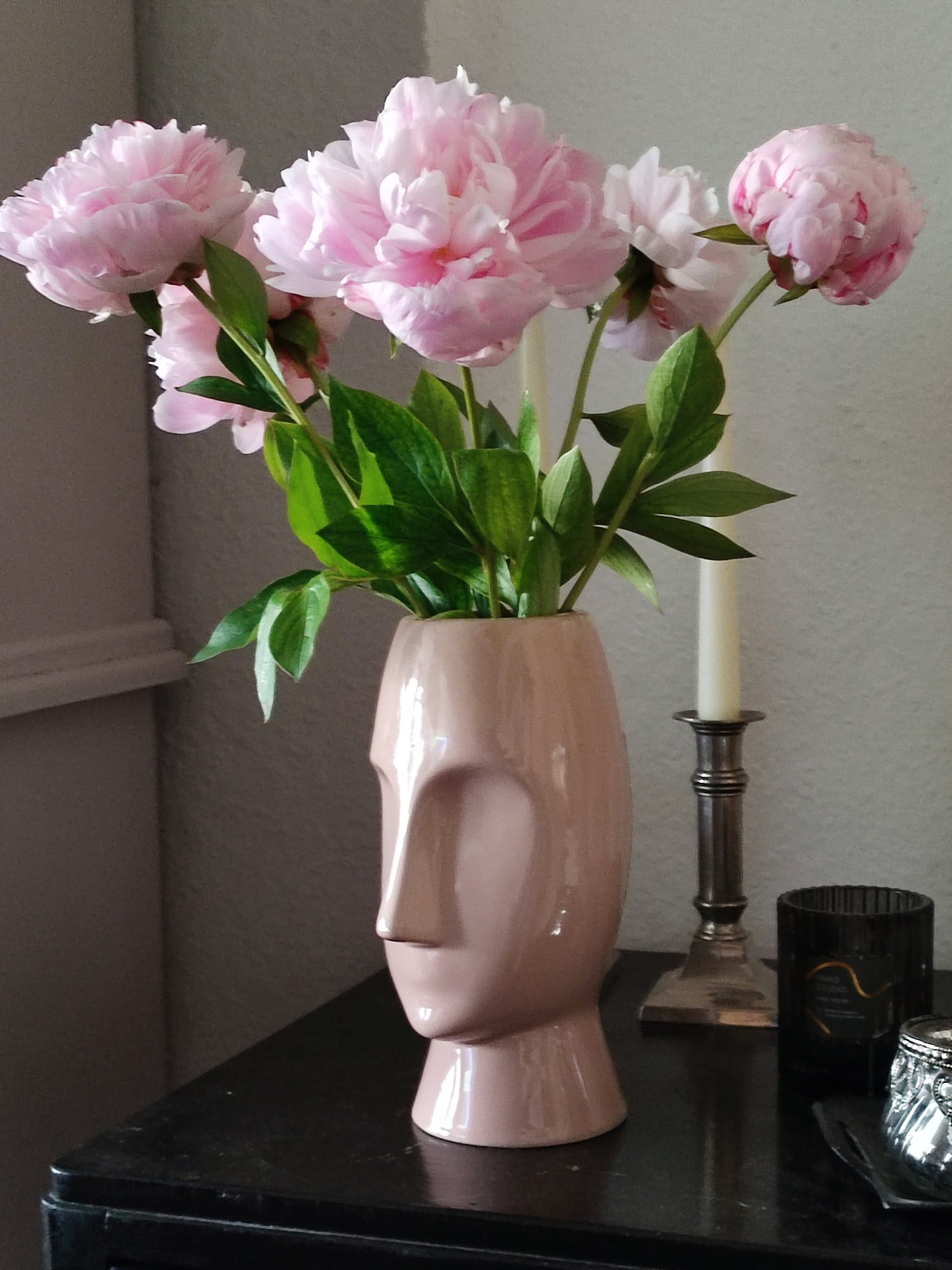Think positive.....
Ich stöhnte: Heute ist erst Dienstag 🙄
Meine Tochter sagte: Morgen ist schon Mittwoch 😃
Hört sich besser an 😉
Sie hat Recht 😊