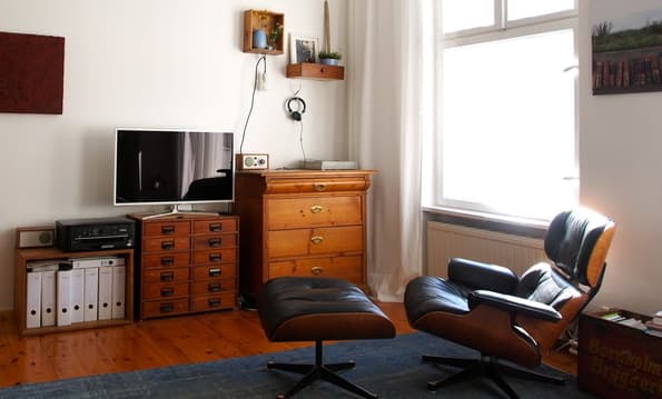 Der Eames Lounge Chair in echten Wohnungen