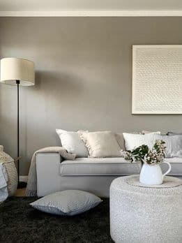 Graue Sofas: Ideen für dein Wohnzimmer